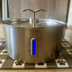 Minye Stainless Steel Pet Water Fountain with Blue Indicator